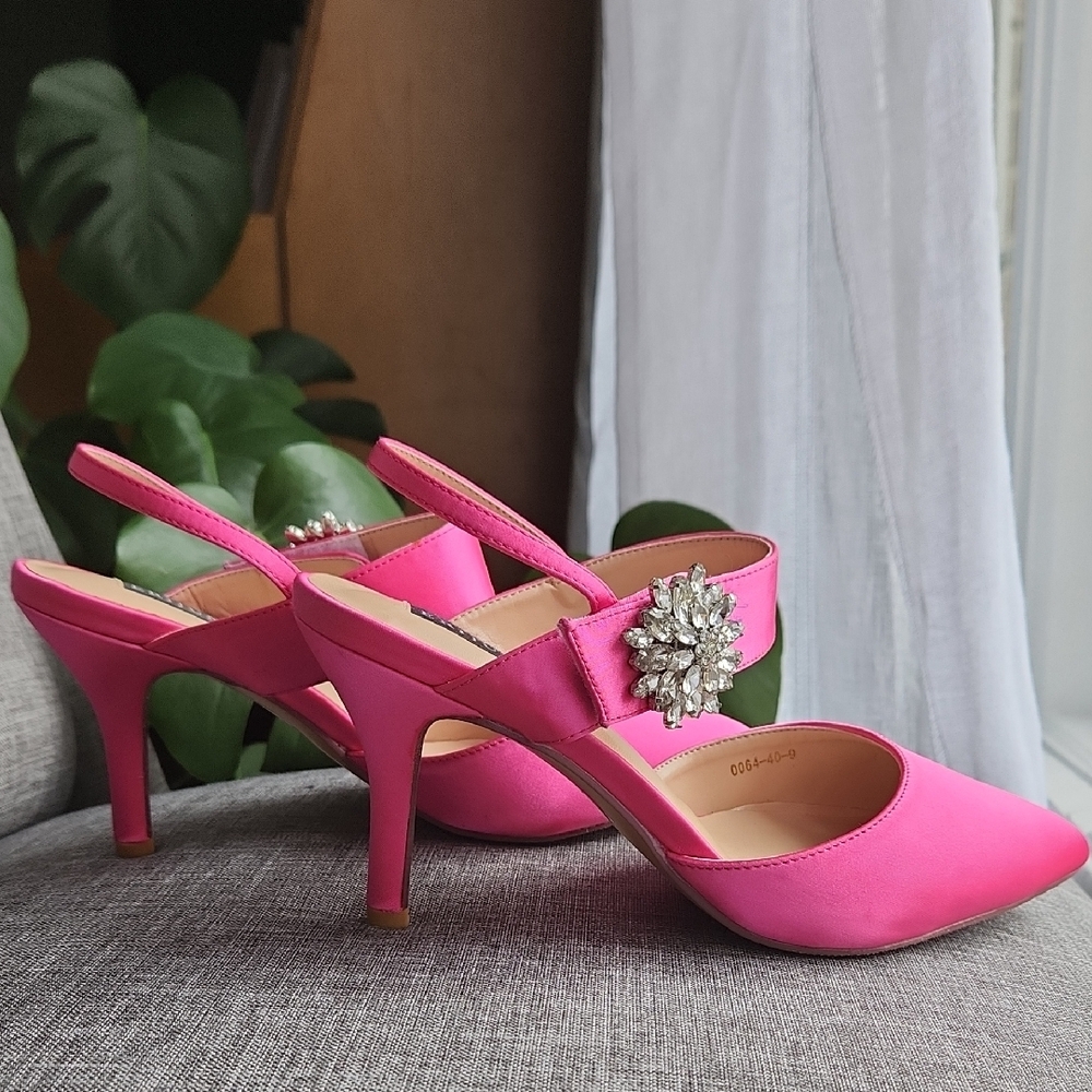 Vibrant Pink Heels with Dazzling Embellishment - Picture 9 of 14